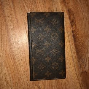 LOUIS VUITTON WALLET